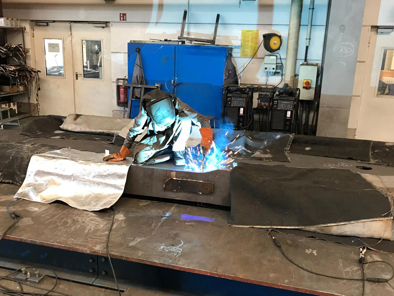 welding blanket with cables