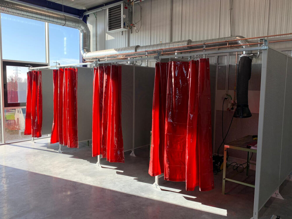 weldingcabin-general.jpg weldingcabin-general.jpg